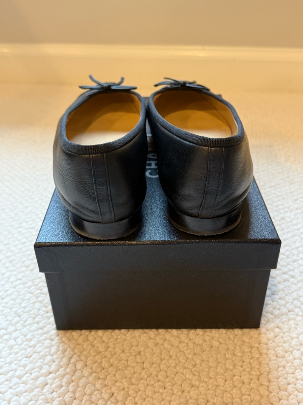 CHANEL Black Leather Ballet Flats with Patent Toe( dust bags and box included) - Picture 9 of 12